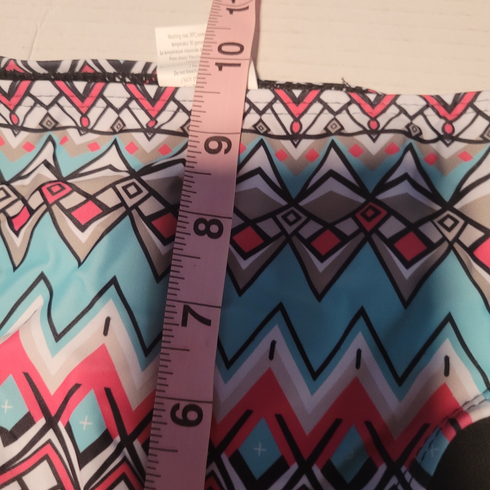 Geometric Patterned Bikini Set - Picture 6 of 9
